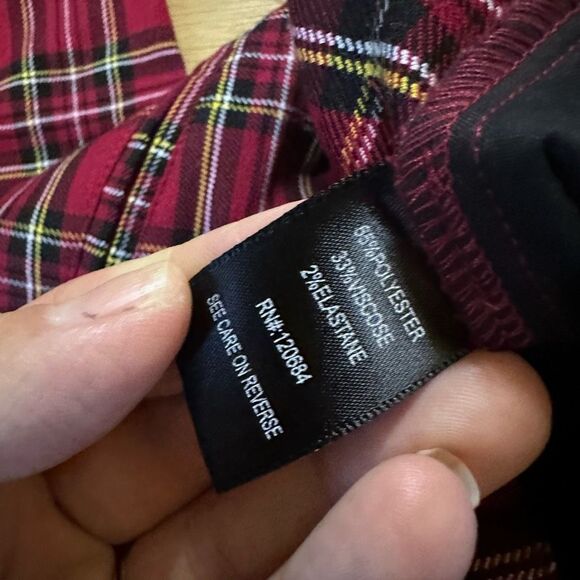 Hot topic red plaid small pants with chain - Picture 8 of 9